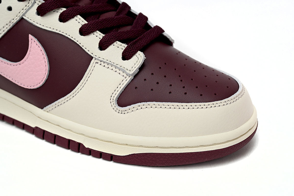 Nike Dunk Low 'Valentine's Day'