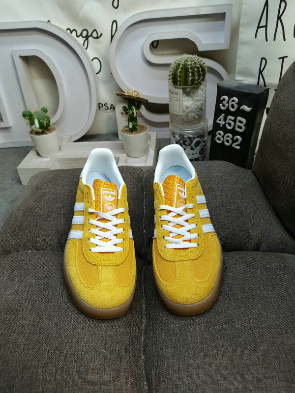 Gazelle Indoor Yellow/White