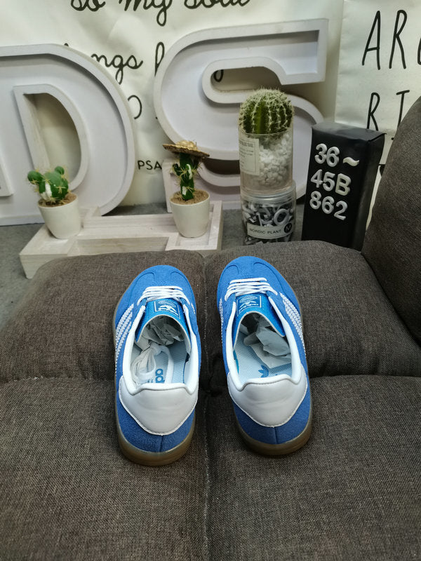 Gazelle Indoor Blue/White