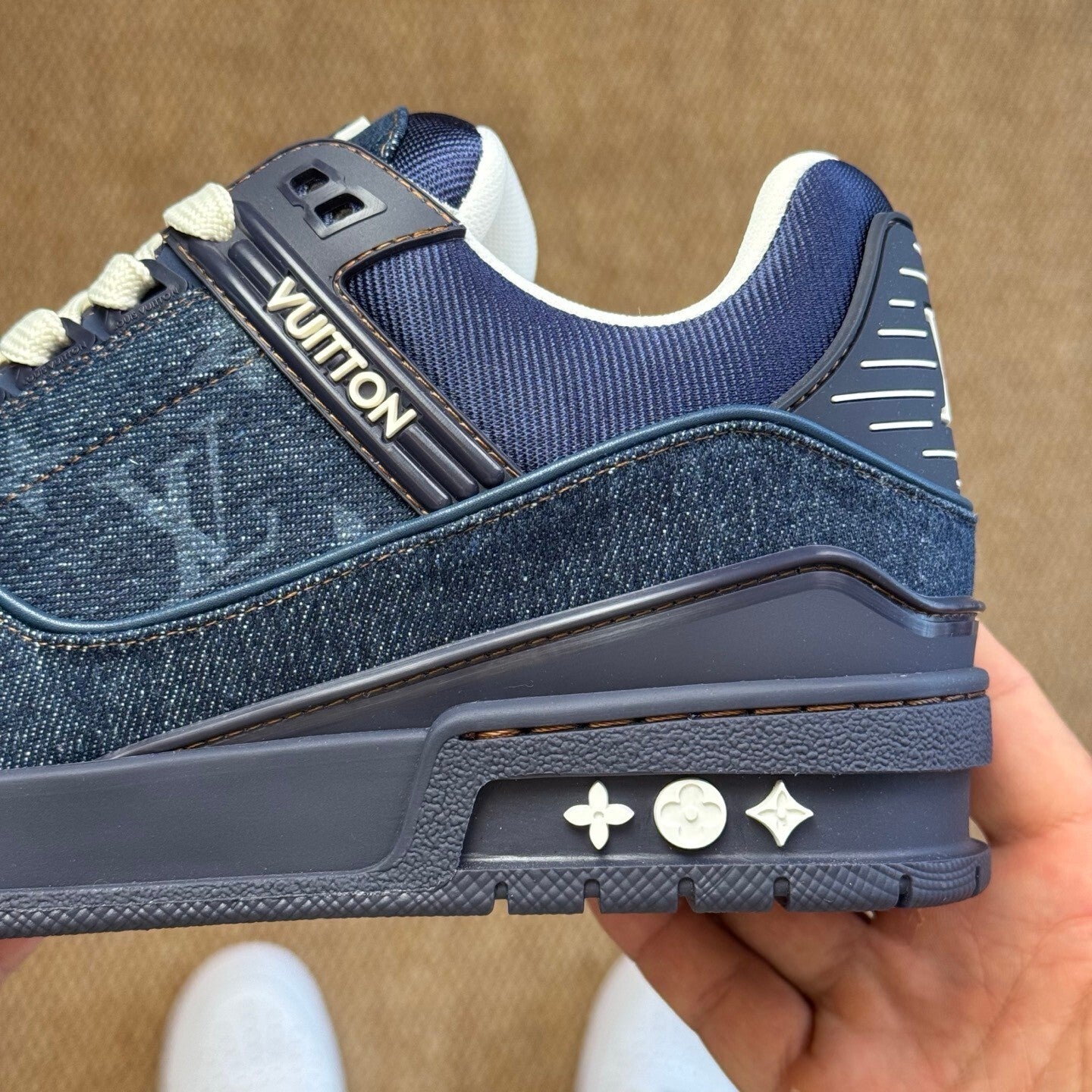 LV Trainer Blue