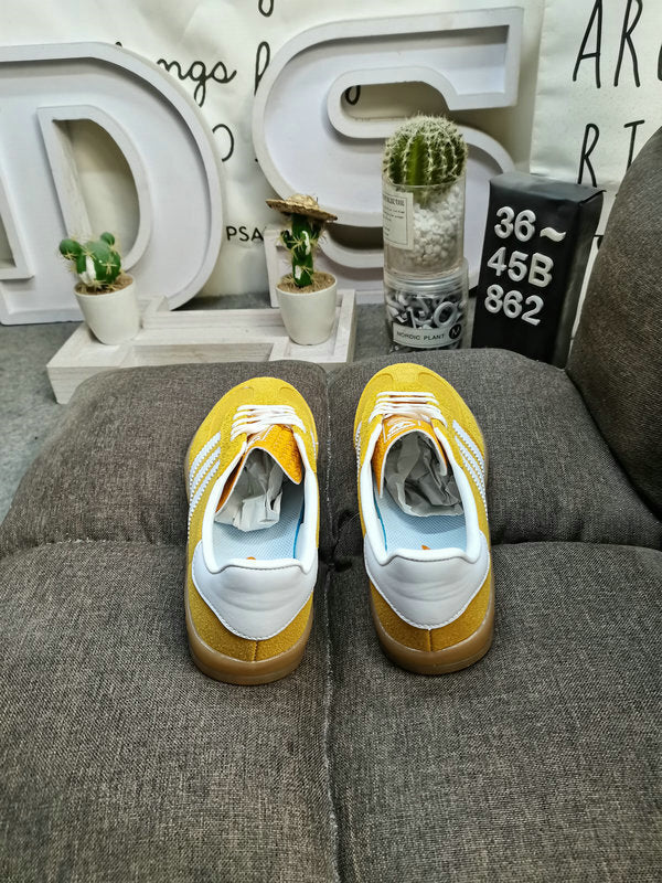 Gazelle Indoor Yellow/White