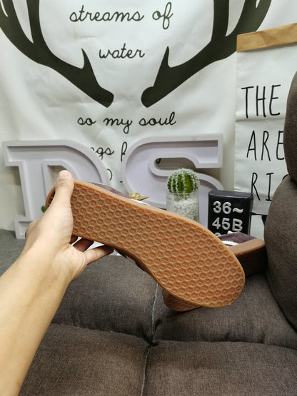 Gazelle Indoor Dark Brown/White