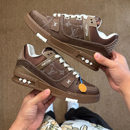 LV Trainer Brown